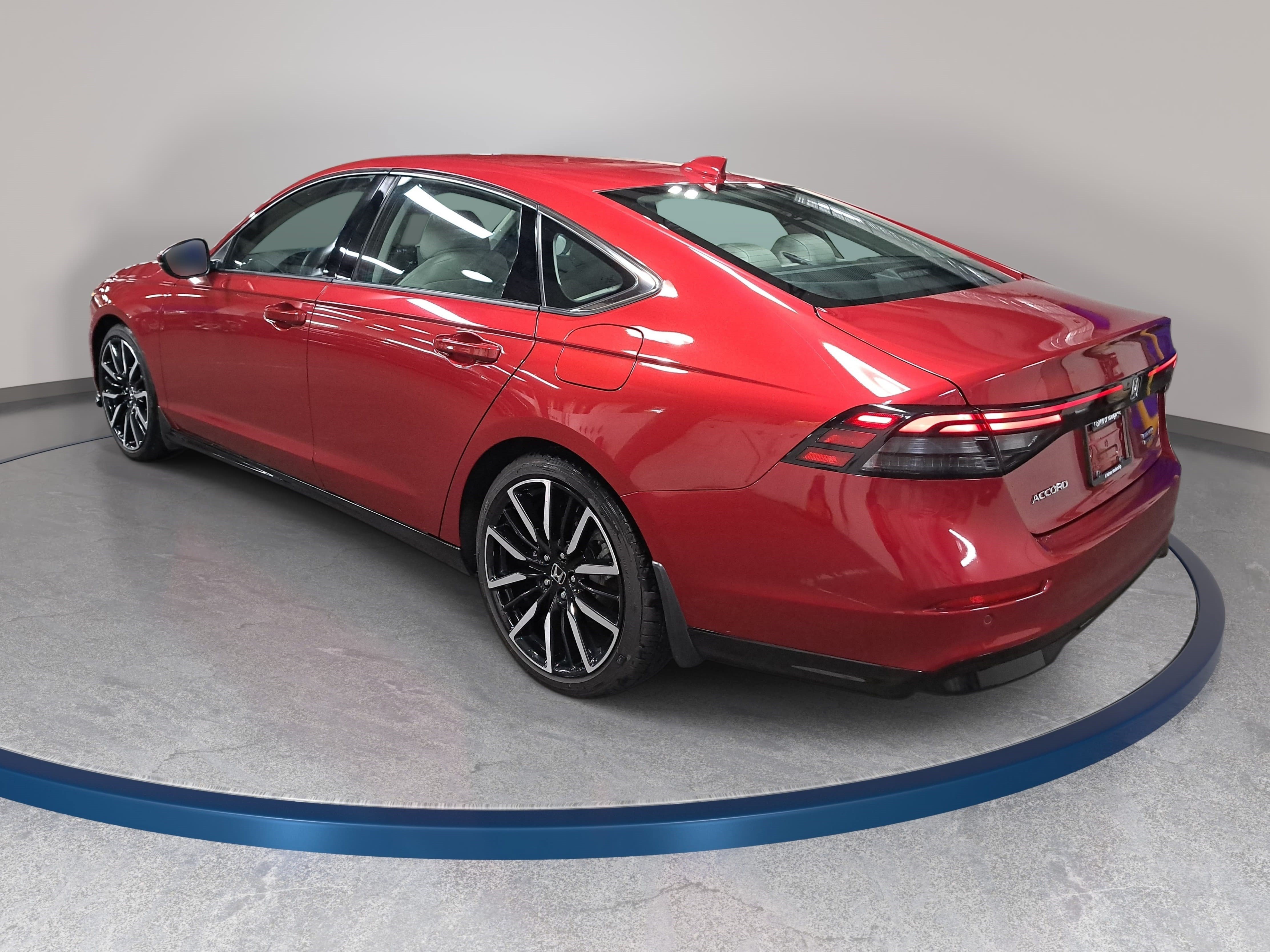 Used 2023 Honda Accord Touring image 7