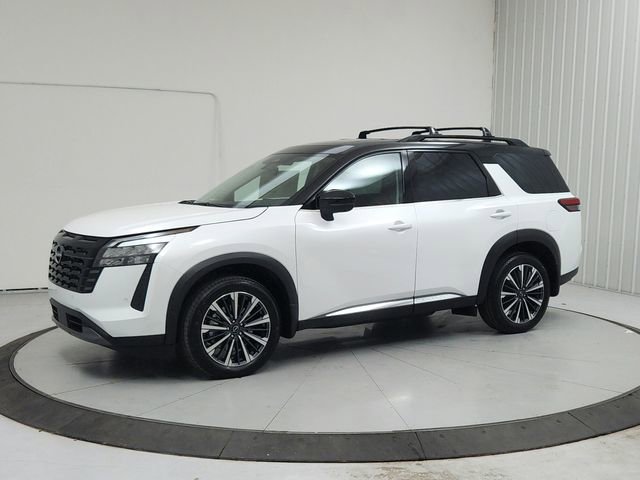 New 2026 Nissan Pathfinder Platinum w/ Cargo Package AWD/4WD image 3