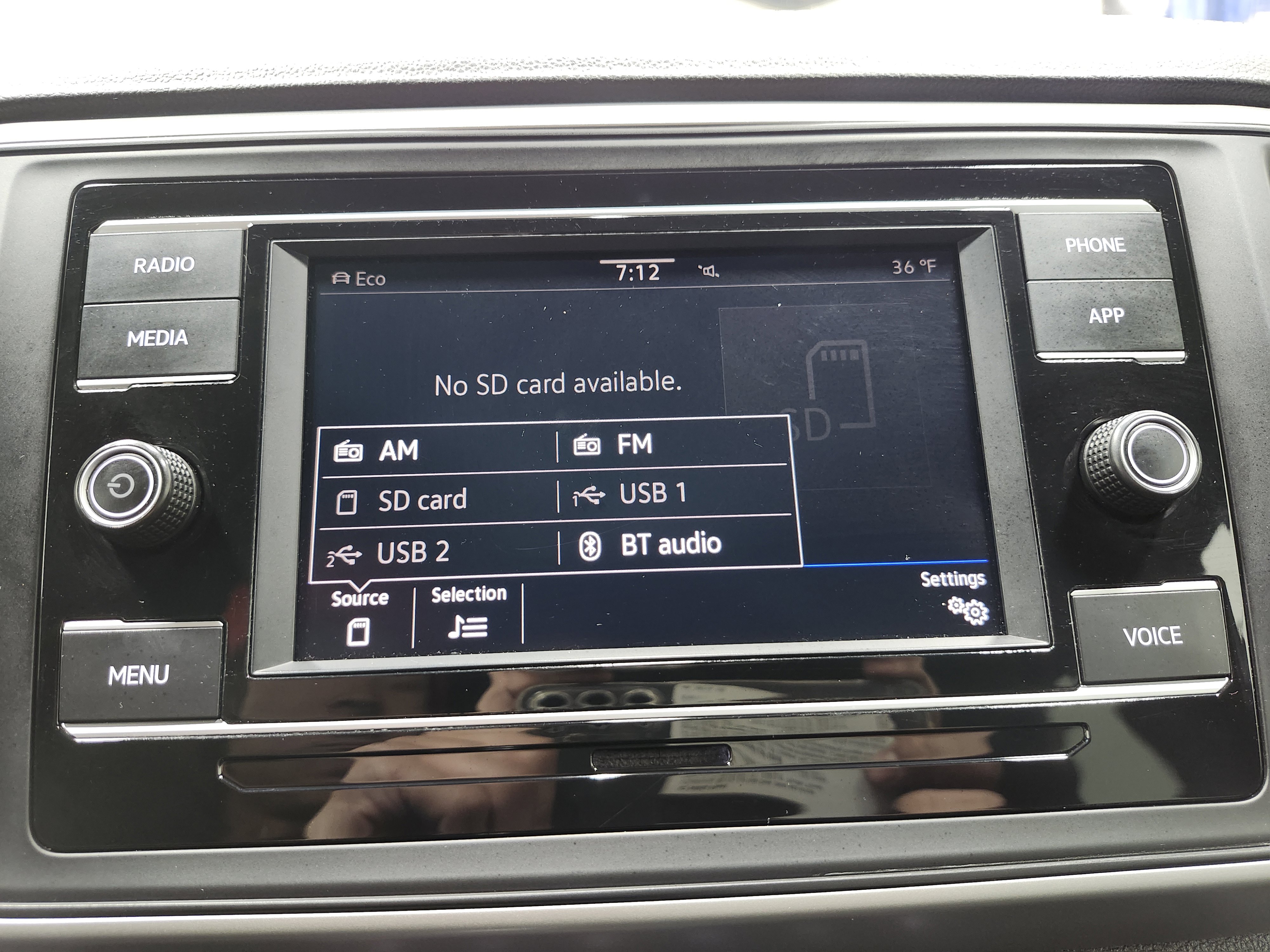 Used 2022 Volkswagen Atlas Cross Sport SE AWD/4WD image 4