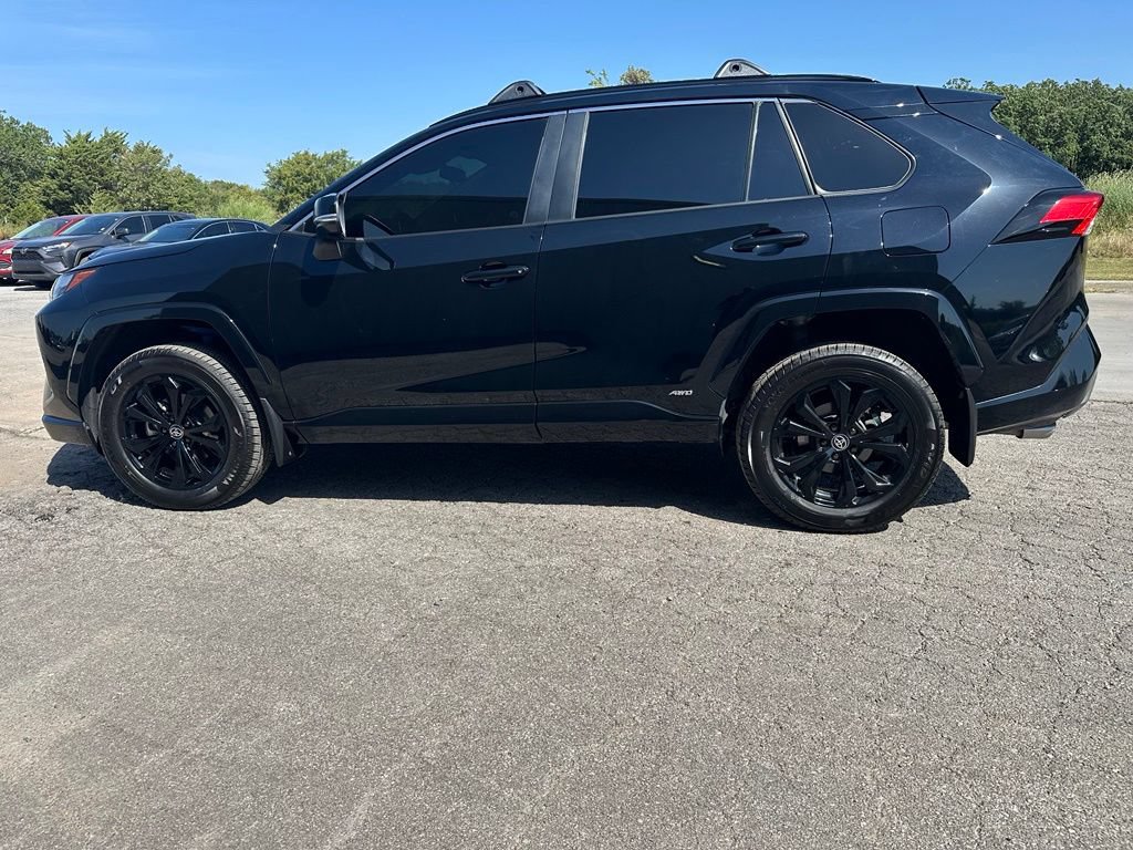 Used 2024 Toyota RAV4 SE AWD/4WD image 8