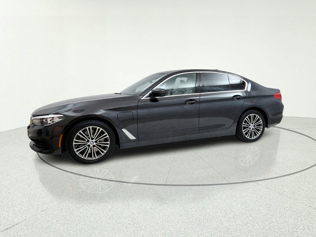 Used 2020 BMW 530e xDrive w/ Convenience Package AWD/4WD image 4