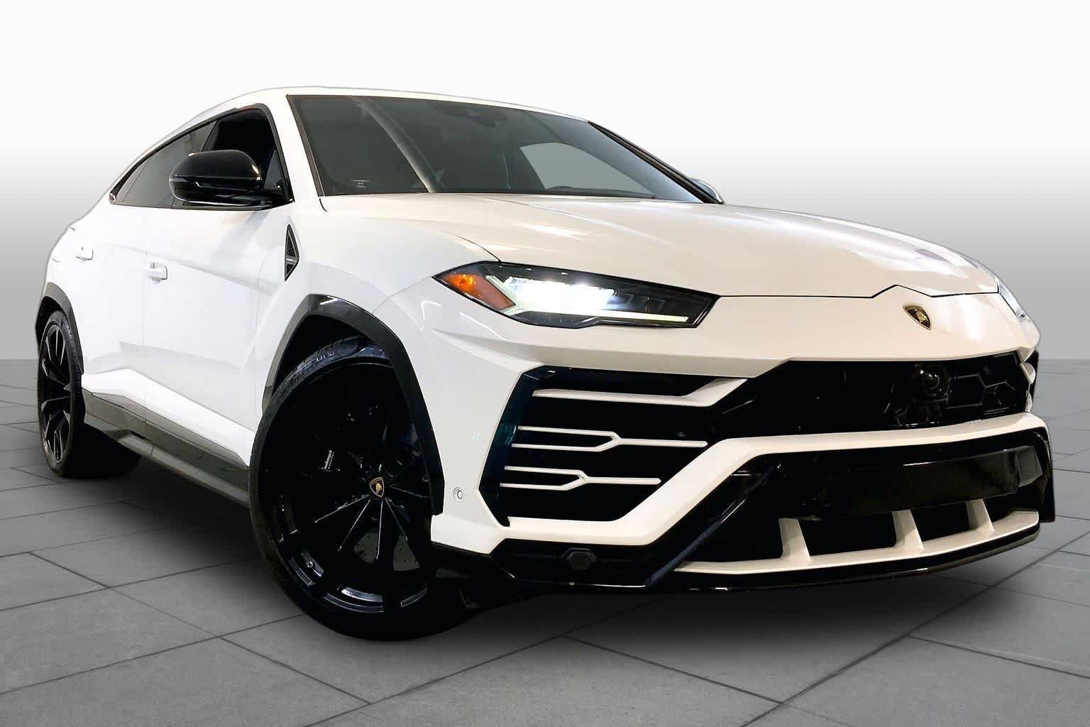 Used 2020 Lamborghini Urus AWD/4WD image 2