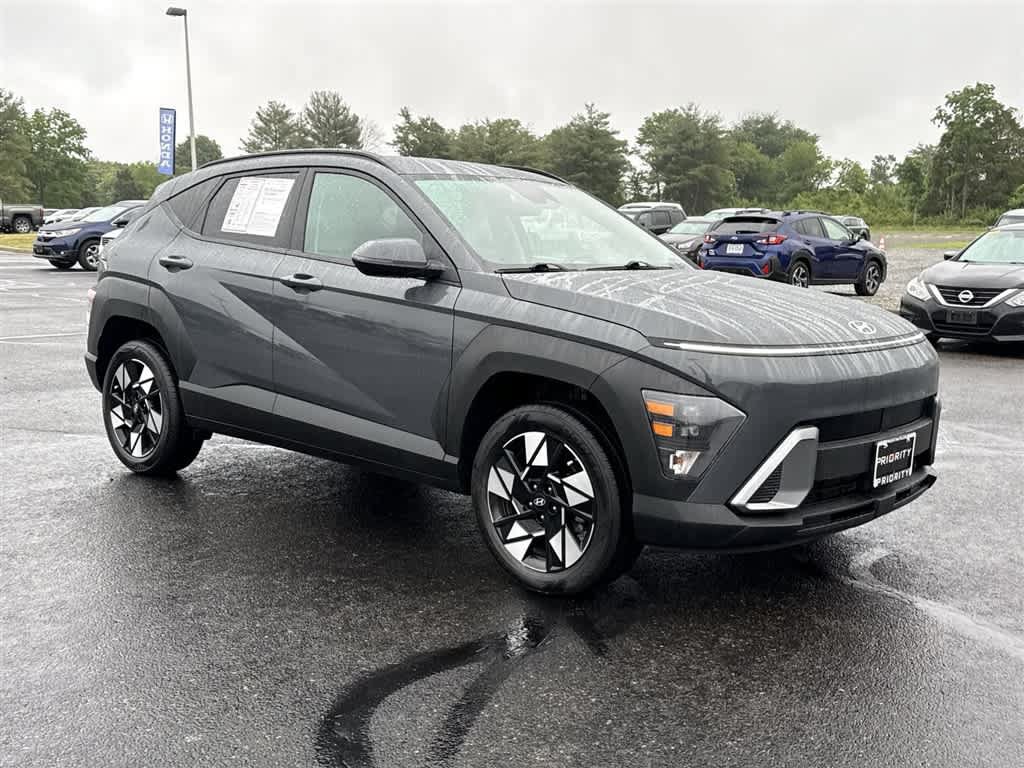 Used 2024 Hyundai Kona SEL AWD/4WD image 3