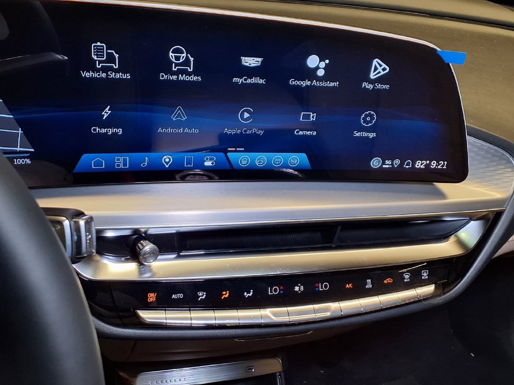 New 2026 Cadillac Lyriq Signature Sport RWD image 18