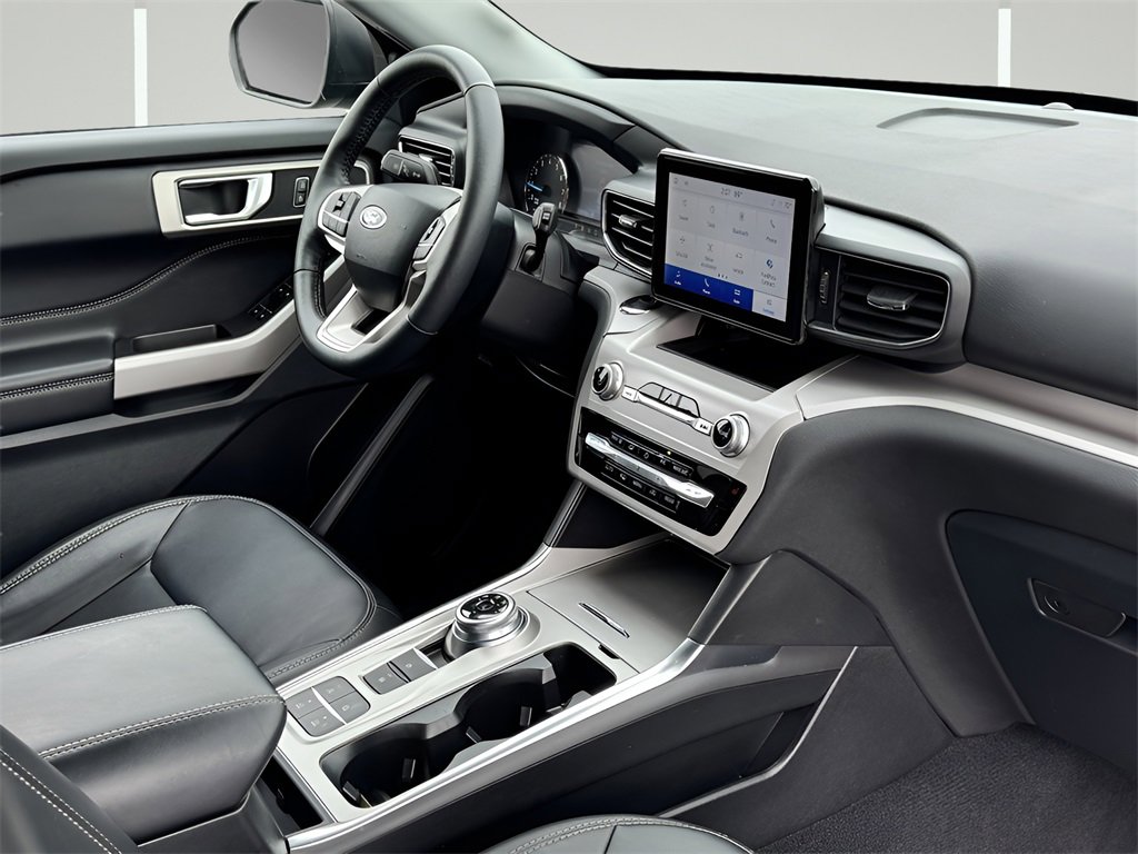 Used 2023 Ford Explorer XLT w/ Equipment Group 202A image 25