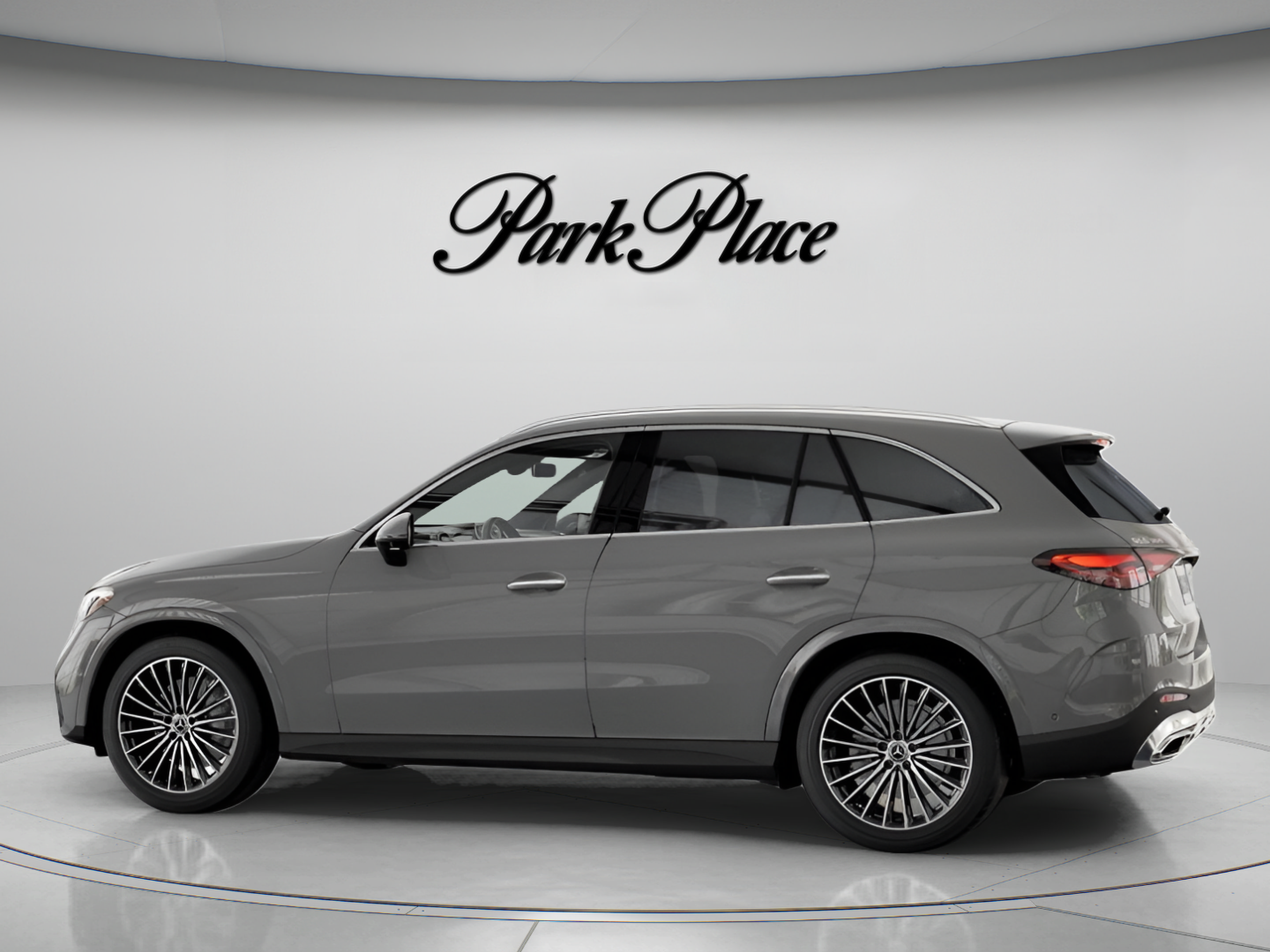 Used 2026 Mercedes-Benz GLC 300 image 11