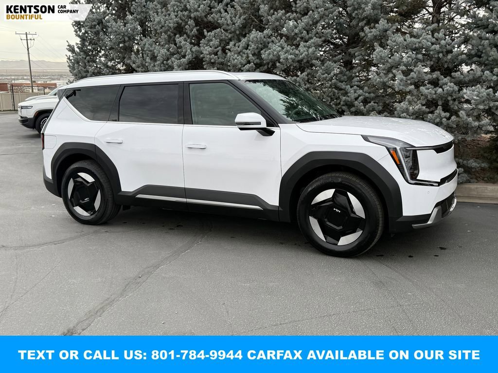 Used 2025 Kia EV9 Wind image 11