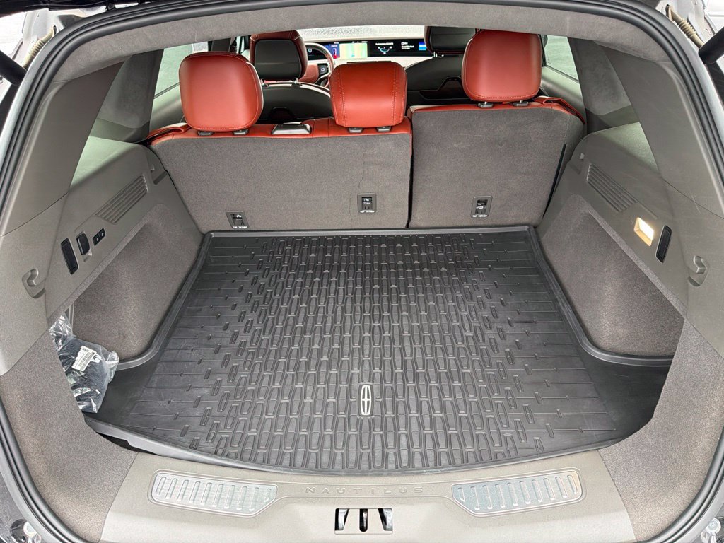 Certified 2024 Lincoln Nautilus Black Label AWD/4WD image 17