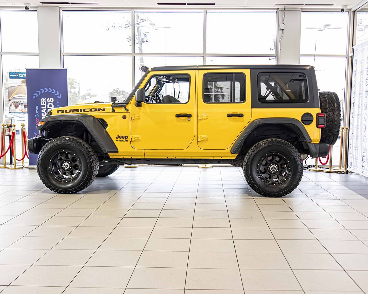 Used 2020 Jeep Wrangler Unlimited Rubicon w/ Dual Top Group AWD/4WD image 8