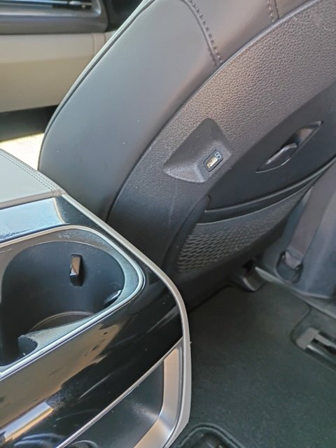Used 2024 Kia Carnival EX FWD image 24