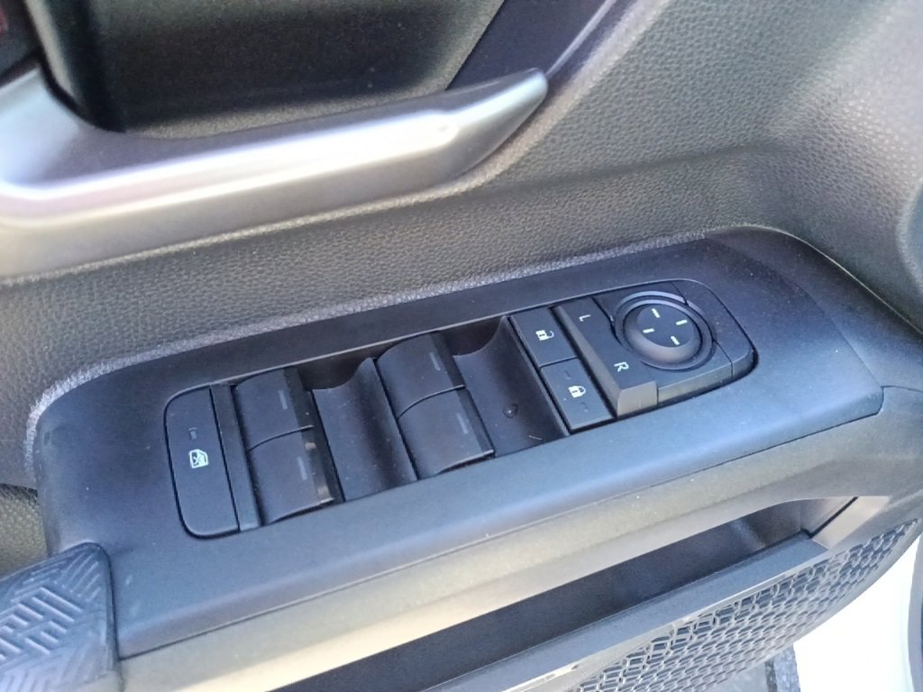 Used 2025 Toyota Tacoma TRD Sport image 12