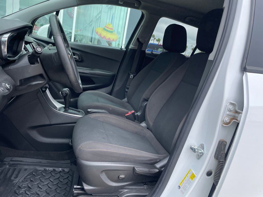 Used 2021 Chevrolet Trax LS w/ Tint and Cruise Package FWD image 10