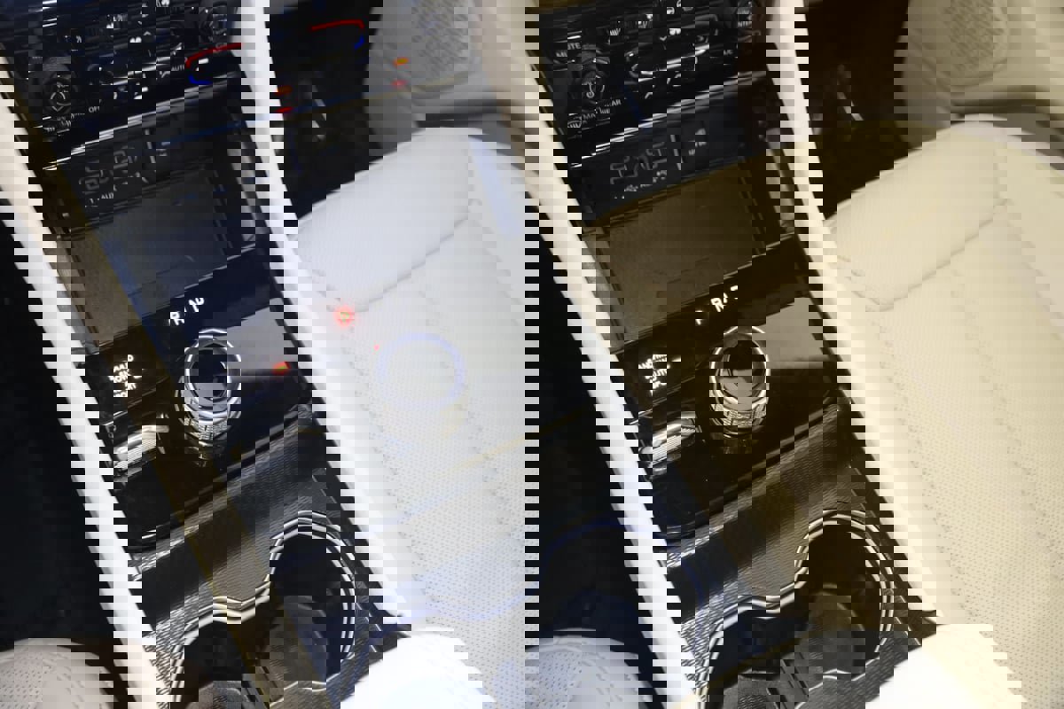 Used 2024 Jeep Grand Cherokee Limited w/ Luxury Tech Group II image 29