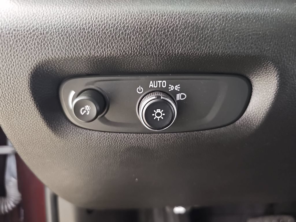 Certified 2023 Chevrolet Traverse LT FWD image 33