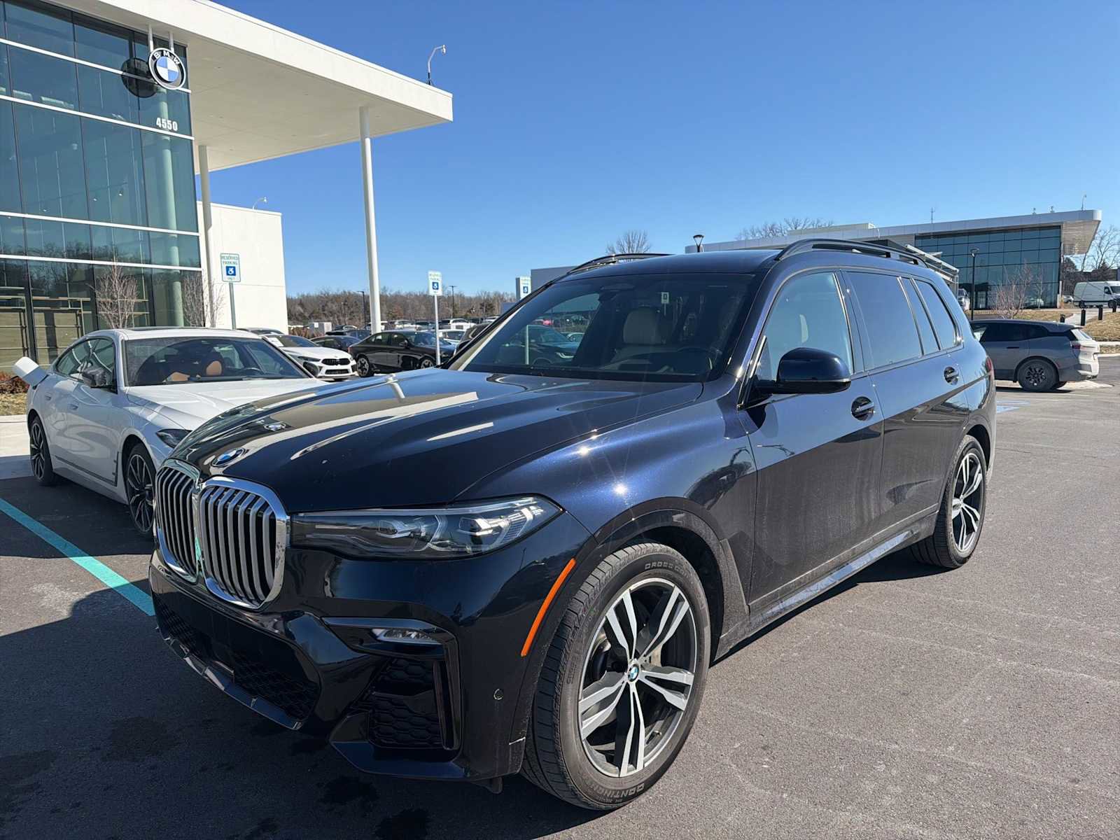 Used 2021 BMW X7 xDrive40i w/ M Sport Package AWD/4WD image 1