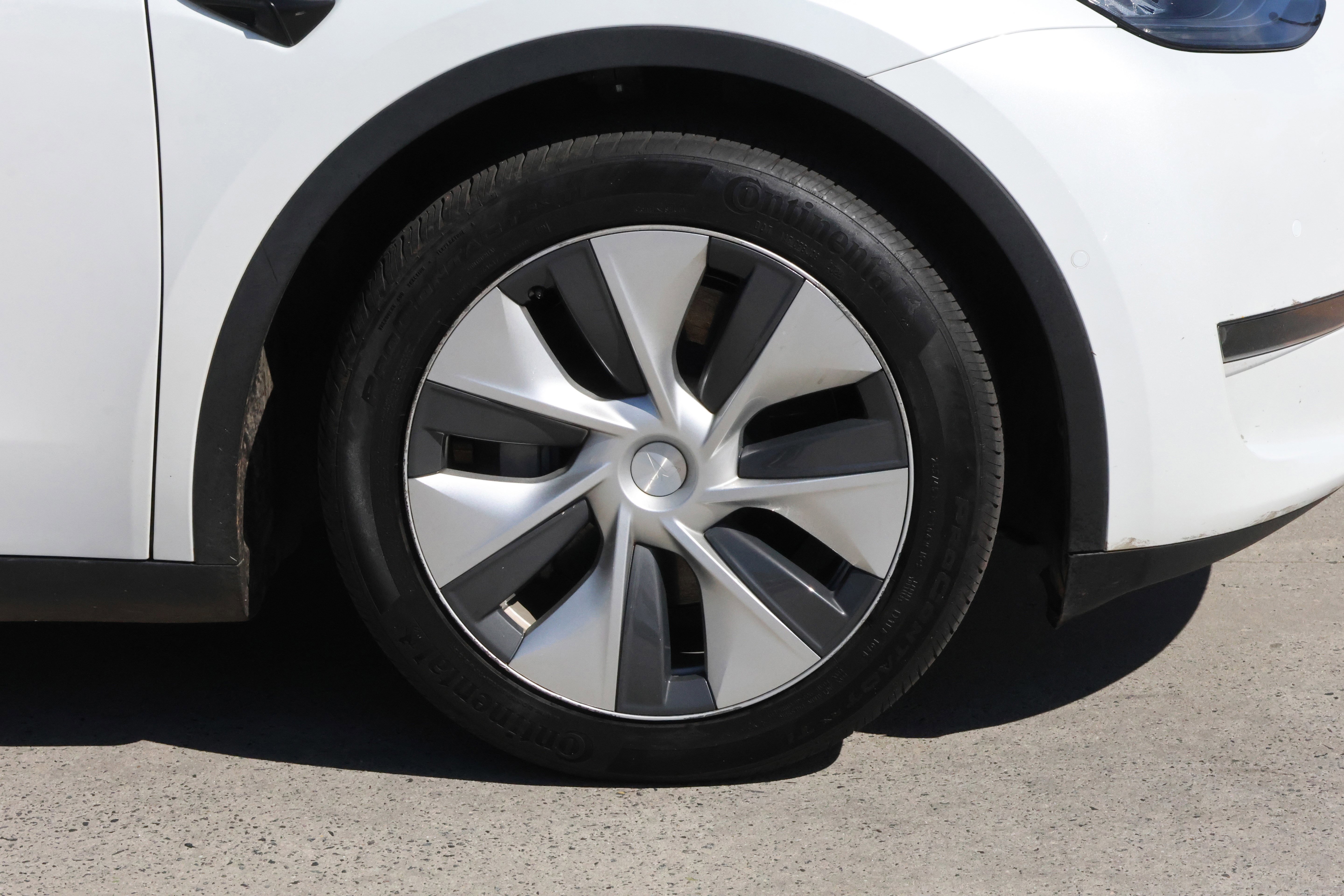 Used 2021 Tesla Model Y Long Range image 11