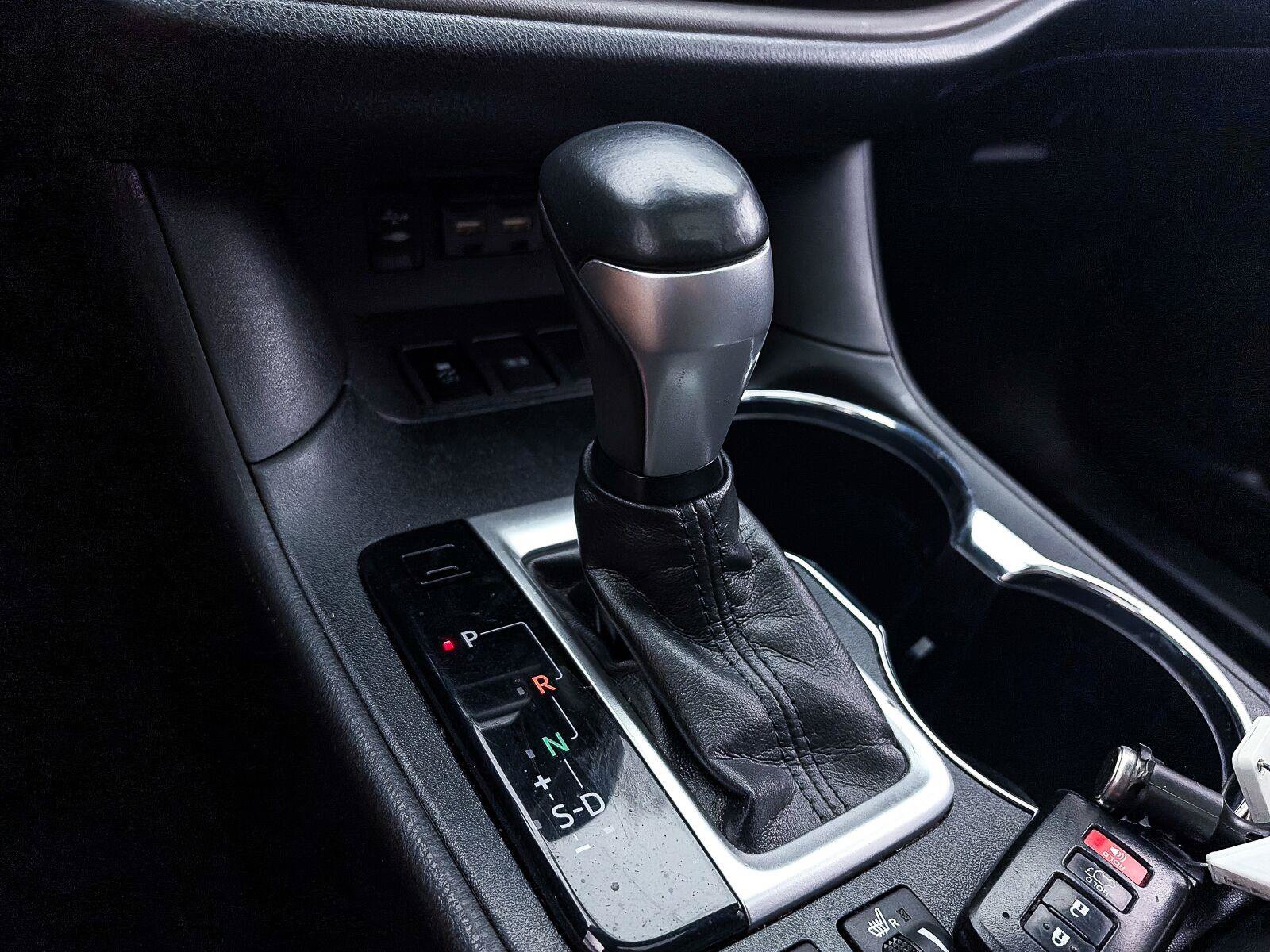 Used 2019 Toyota Highlander XLE FWD image 24