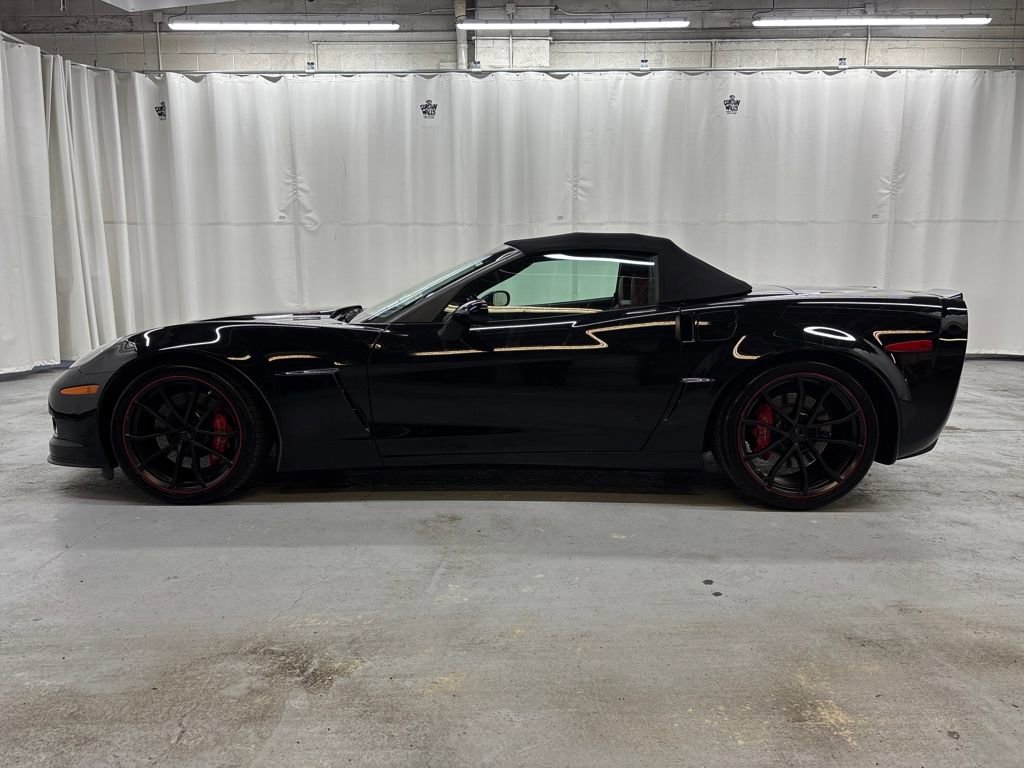 Used 2013 Chevrolet Corvette 427 w/ 1SB Preferred Equipment Group image 2