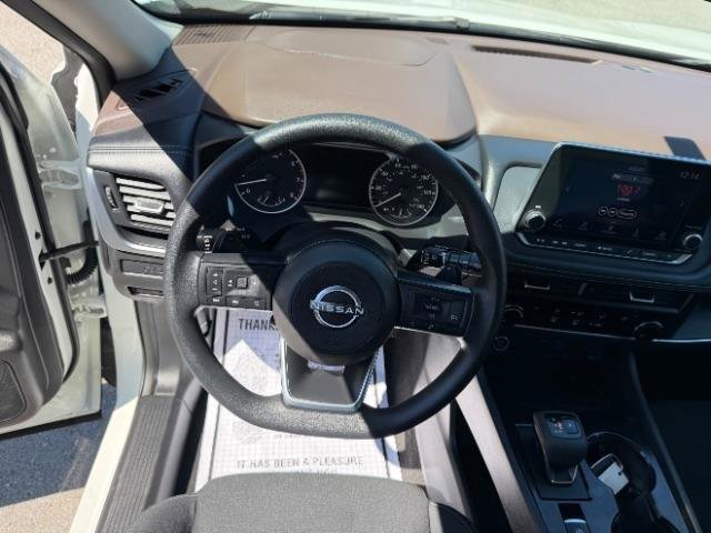 Used 2023 Nissan Rogue S image 18