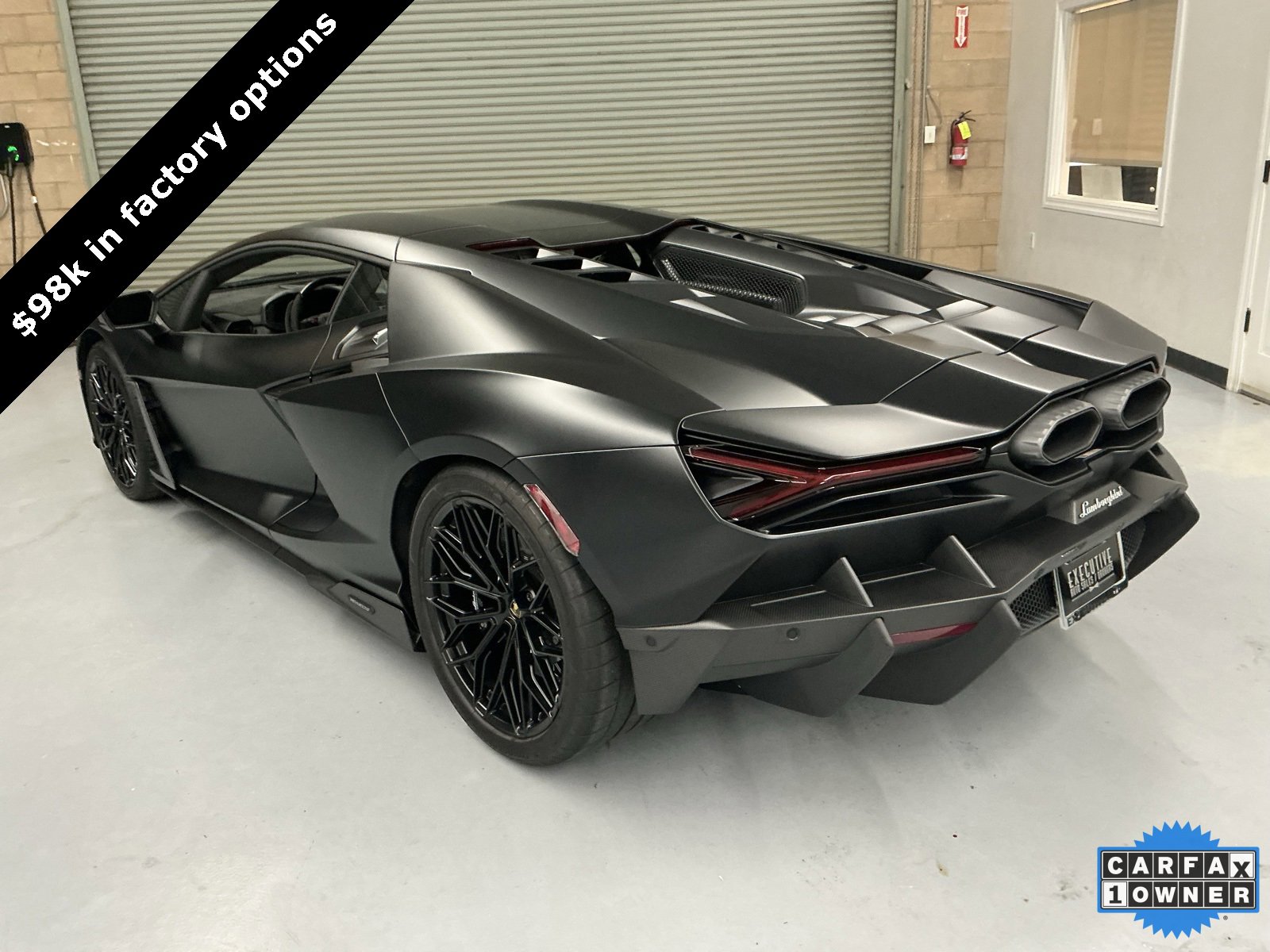 Used 2024 Lamborghini Revuelto image 11