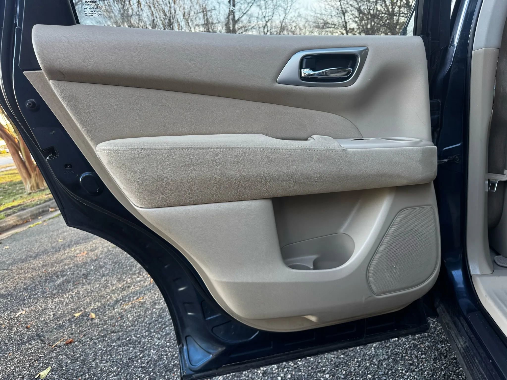 Used 2013 Nissan Pathfinder SV w/ Cargo Pkg image 11