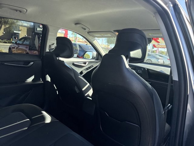 Certified 2025 Kia Niro LX image 4