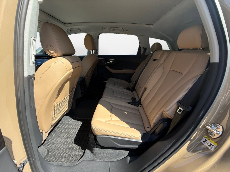 Used 2025 Audi Q7 2.0T Premium Plus w/ Premium Plus Package image 13