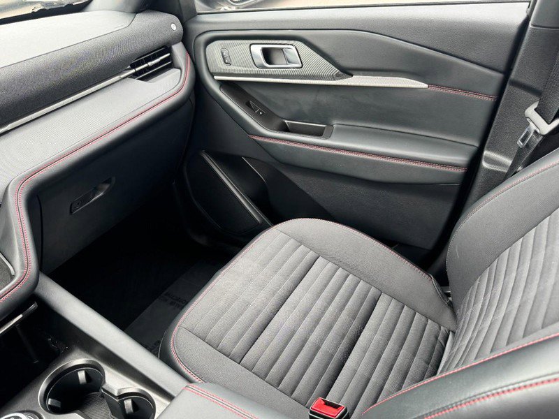 Used 2025 Ford Explorer ST-Line image 11