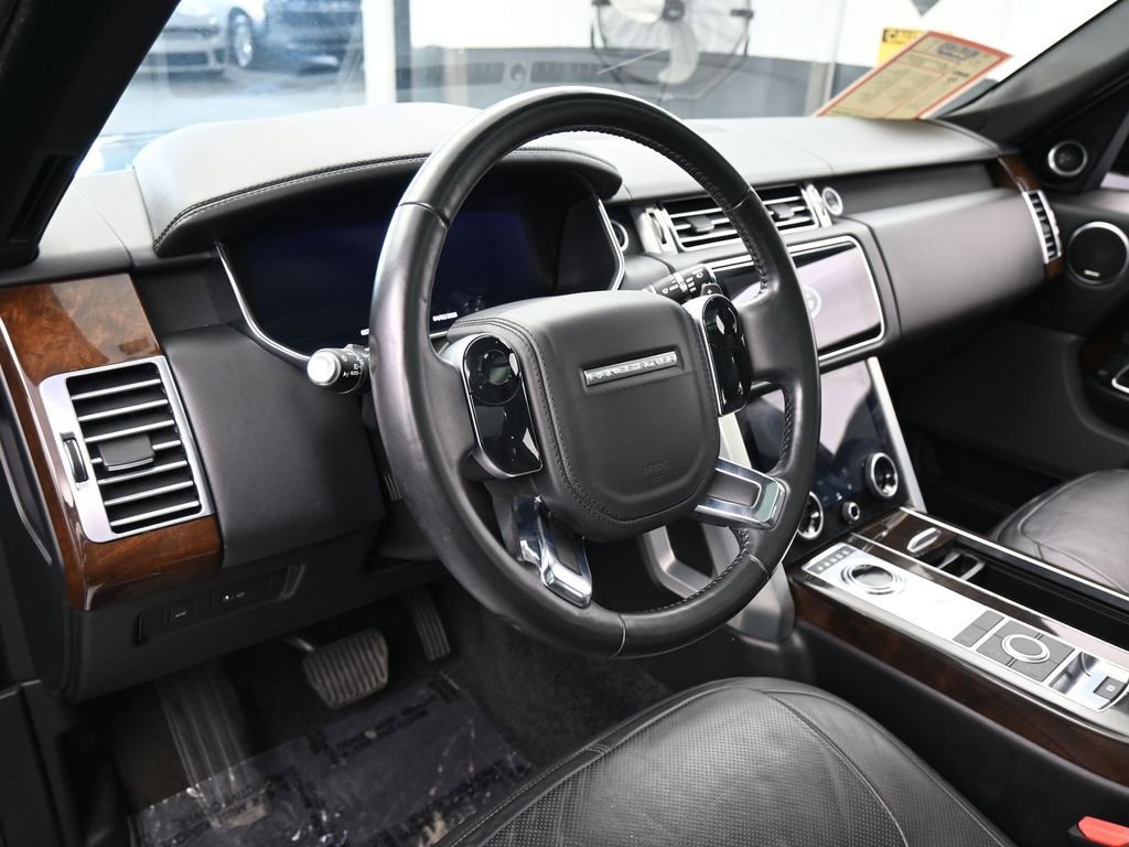 Used 2020 Land Rover Range Rover HSE image 10