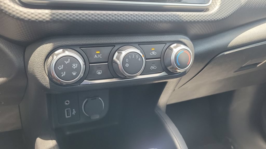 Used 2023 Nissan Kicks S FWD image 14