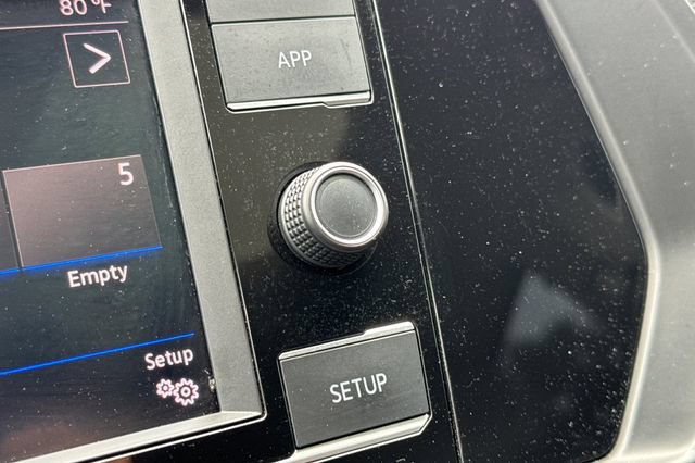Used 2019 Volkswagen Jetta SE FWD image 32