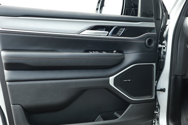 New 2026 Jeep Grand Wagoneer L Limited AWD/4WD image 24