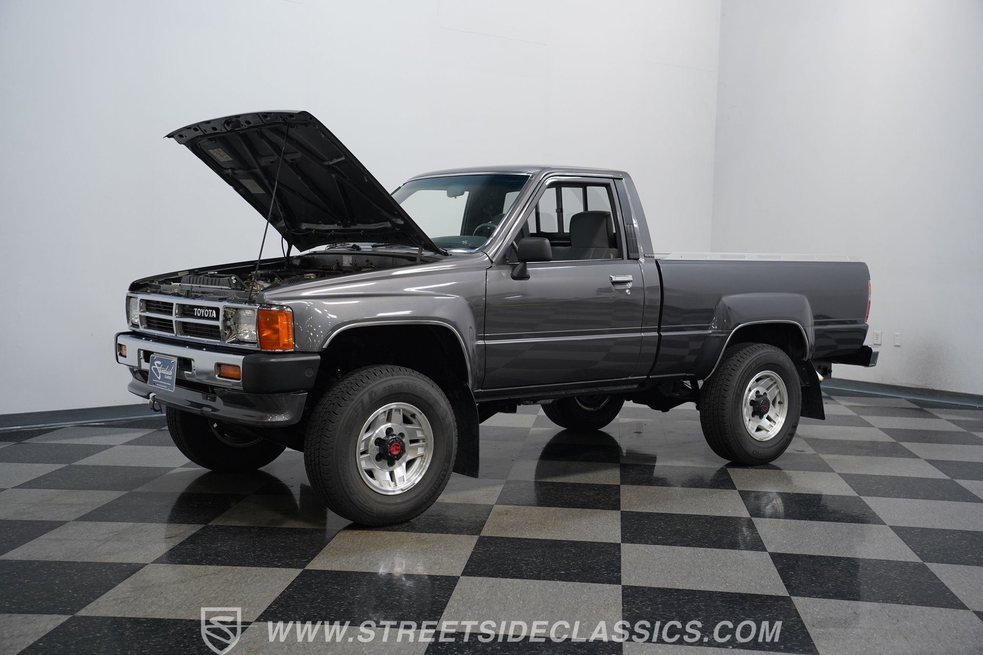 Used 1987 Toyota Pickup 4x4 Regular Cab image 32