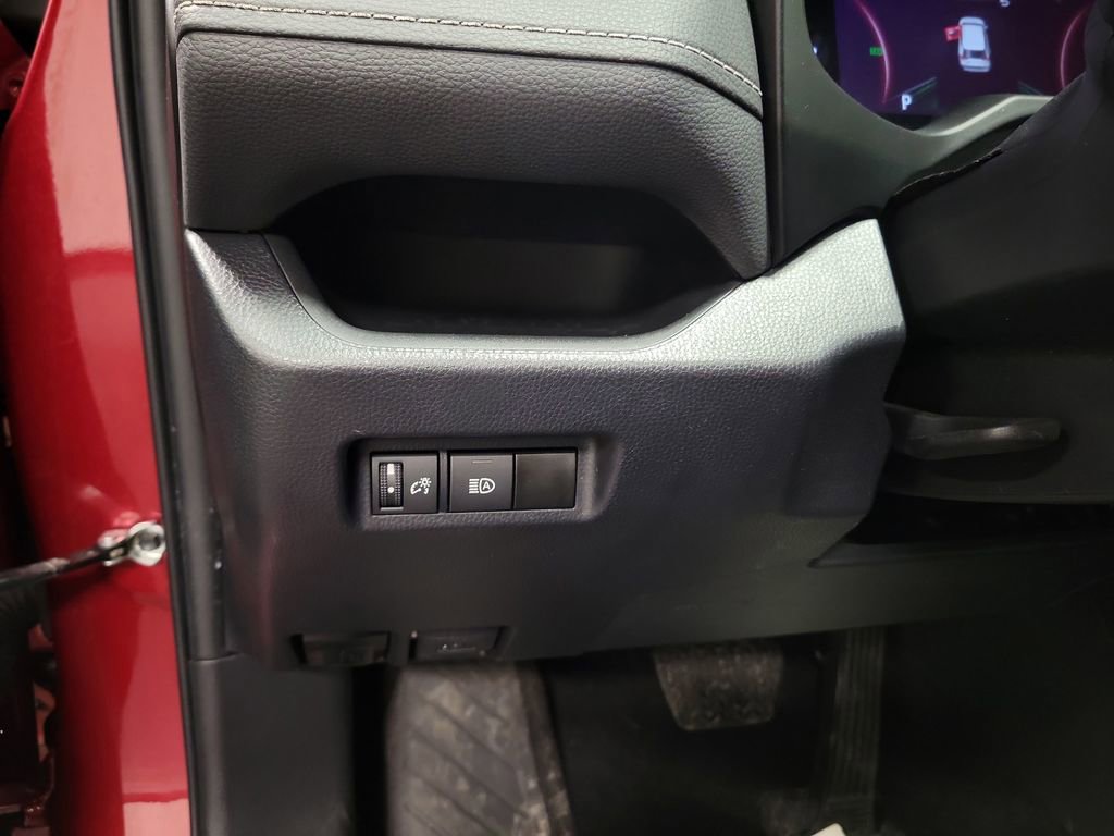 Used 2023 Toyota RAV4 LE image 21