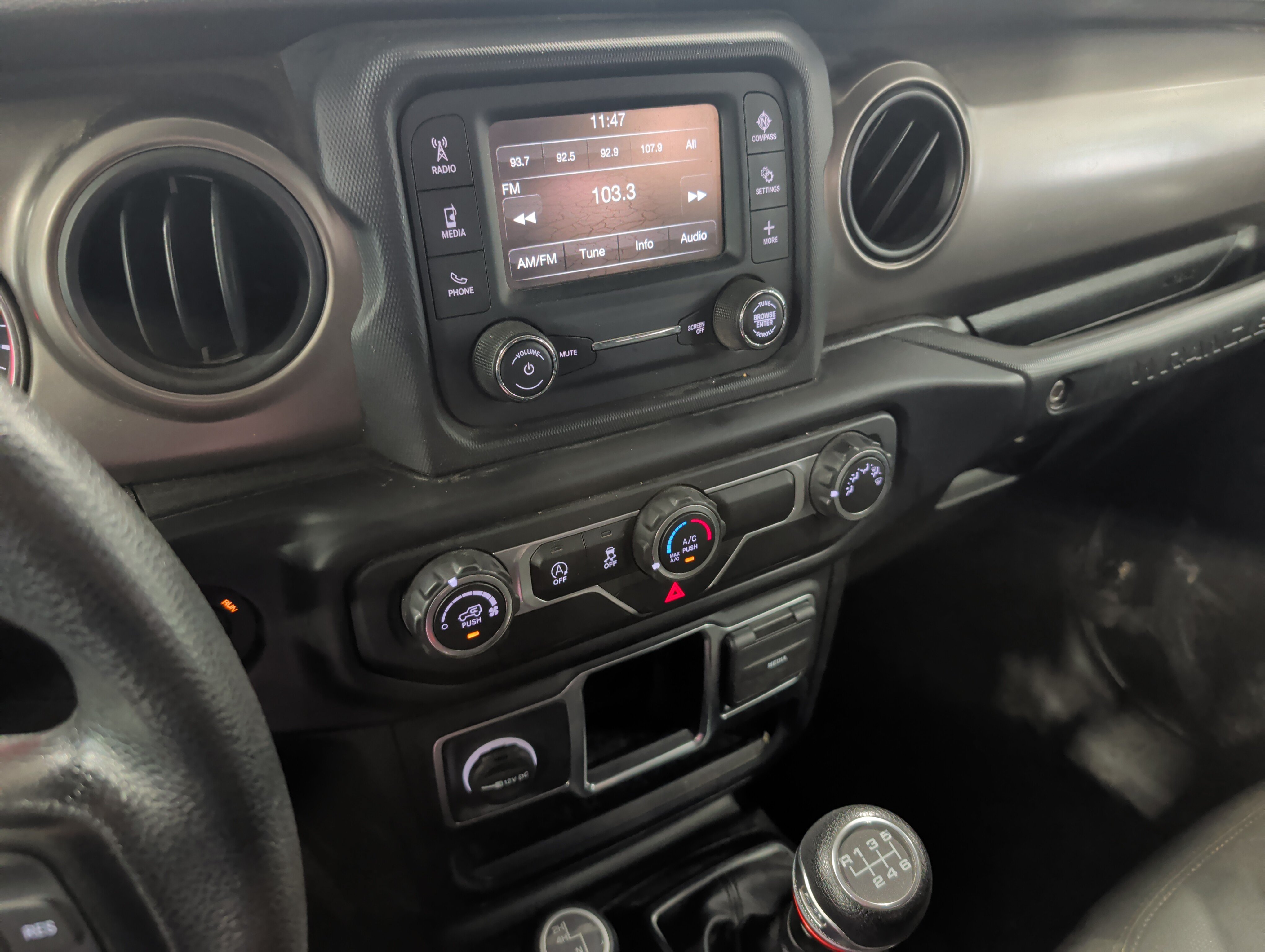 Used 2020 Jeep Wrangler Sport AWD/4WD image 11