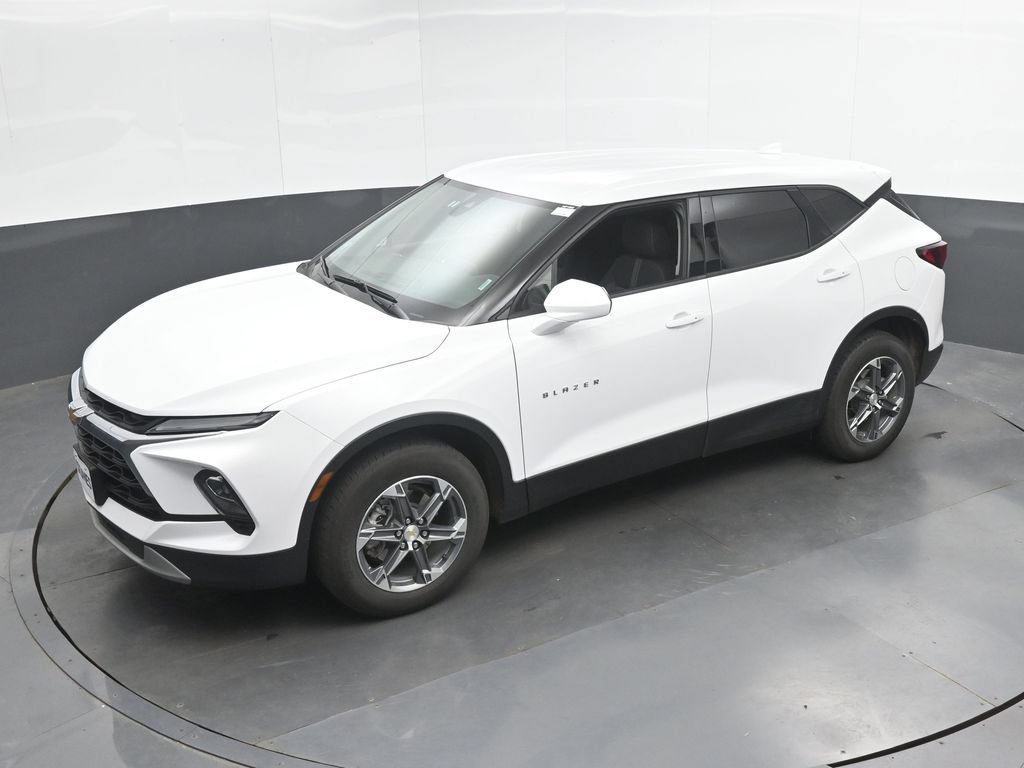 Used 2025 Chevrolet Blazer LT AWD/4WD image 37