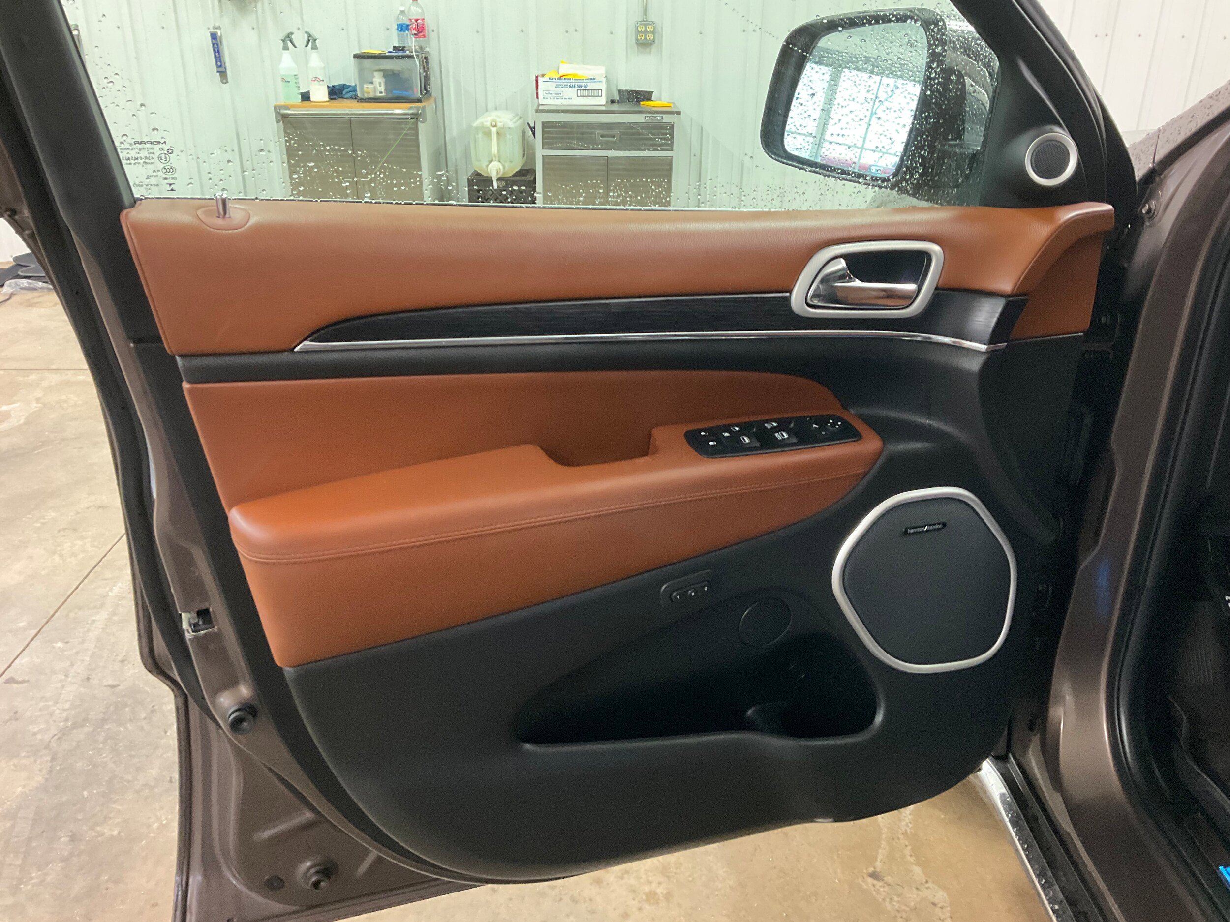 Used 2018 Jeep Grand Cherokee Summit AWD/4WD image 10