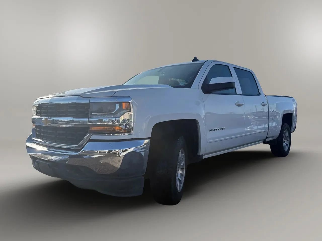 Used 2017 Chevrolet Silverado 1500 LT w/ LT Fleet Plus Package image 3