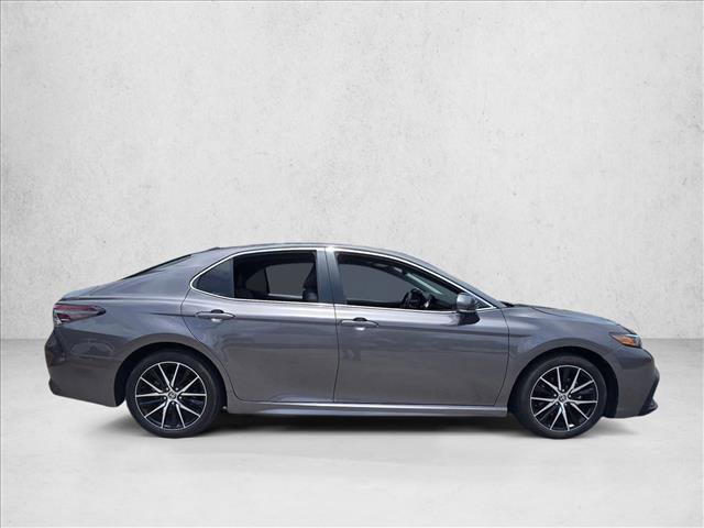 Used 2023 Toyota Camry SE FWD image 4