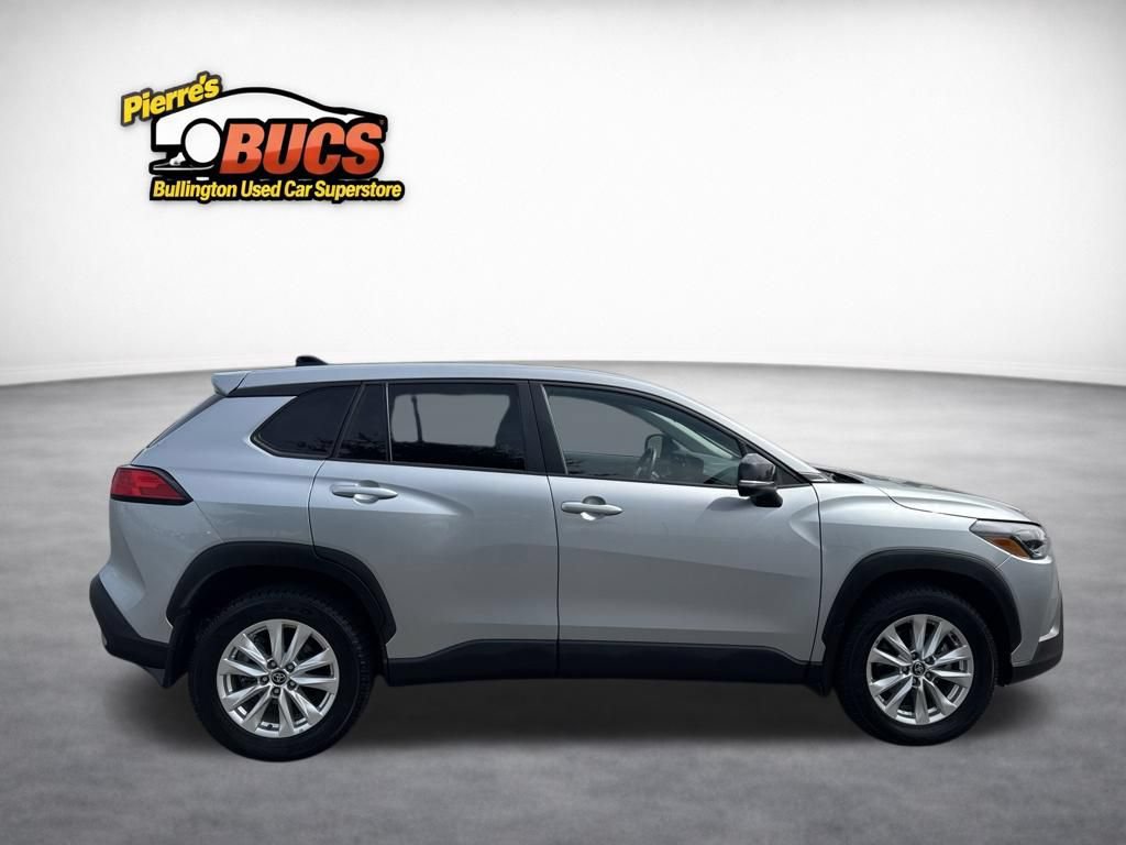 Used 2025 Toyota Corolla Cross LE AWD/4WD image 6