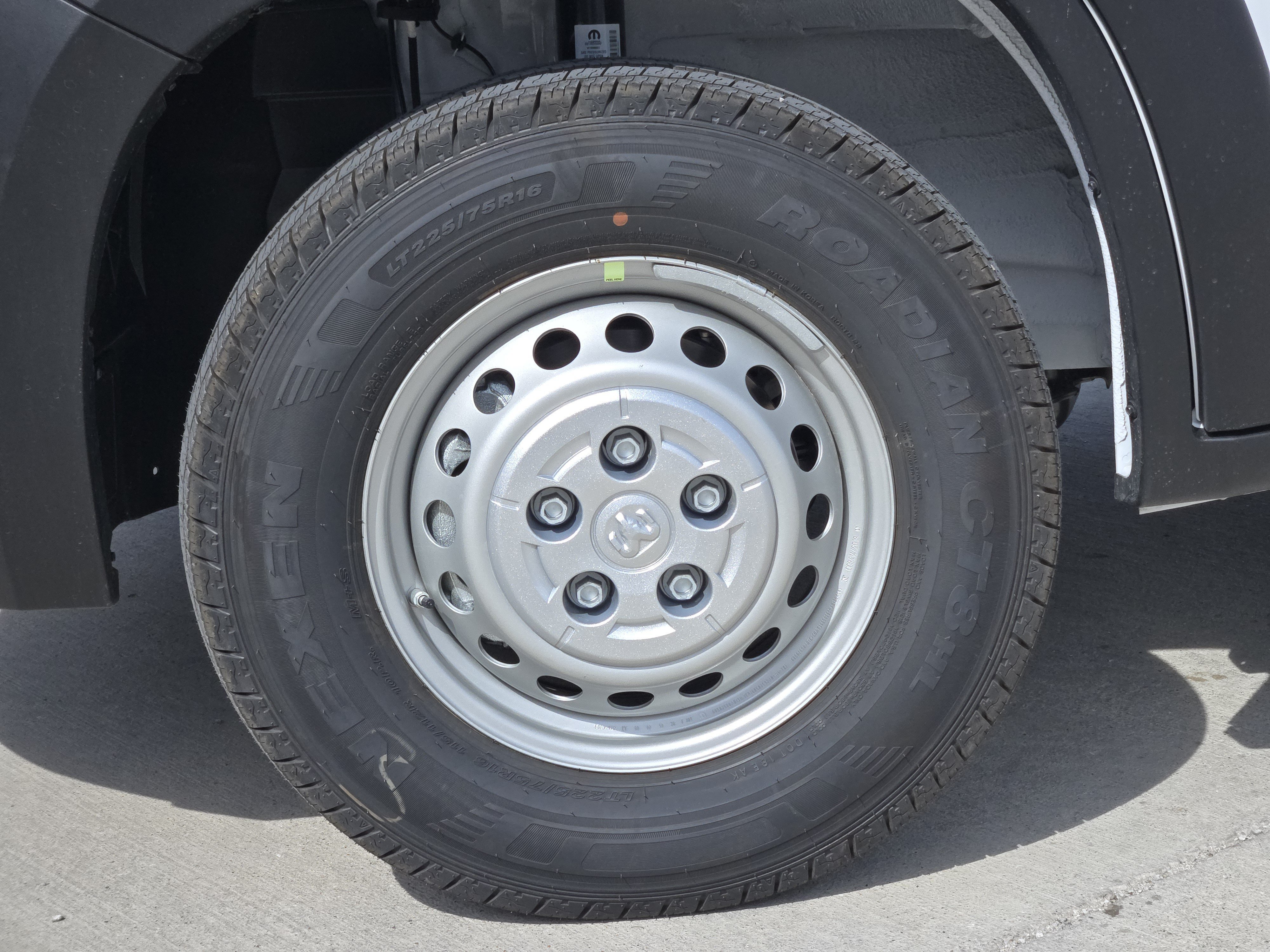 New 2026 RAM ProMaster 2500 w/ Convenience Group FWD image 8