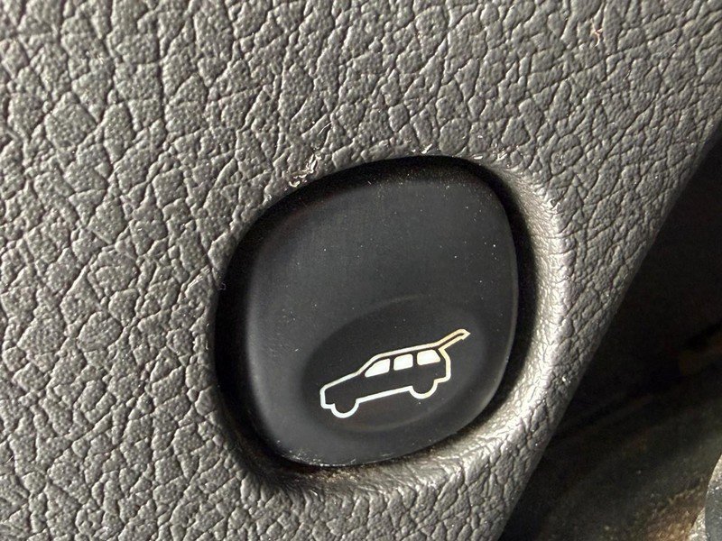 Used 2017 Ford Flex SEL w/ Equipment Group 202A image 16