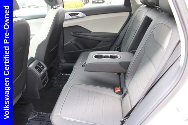 Used 2025 Volkswagen Taos SE w/ Panoramic Sunroof Package AWD/4WD image 24