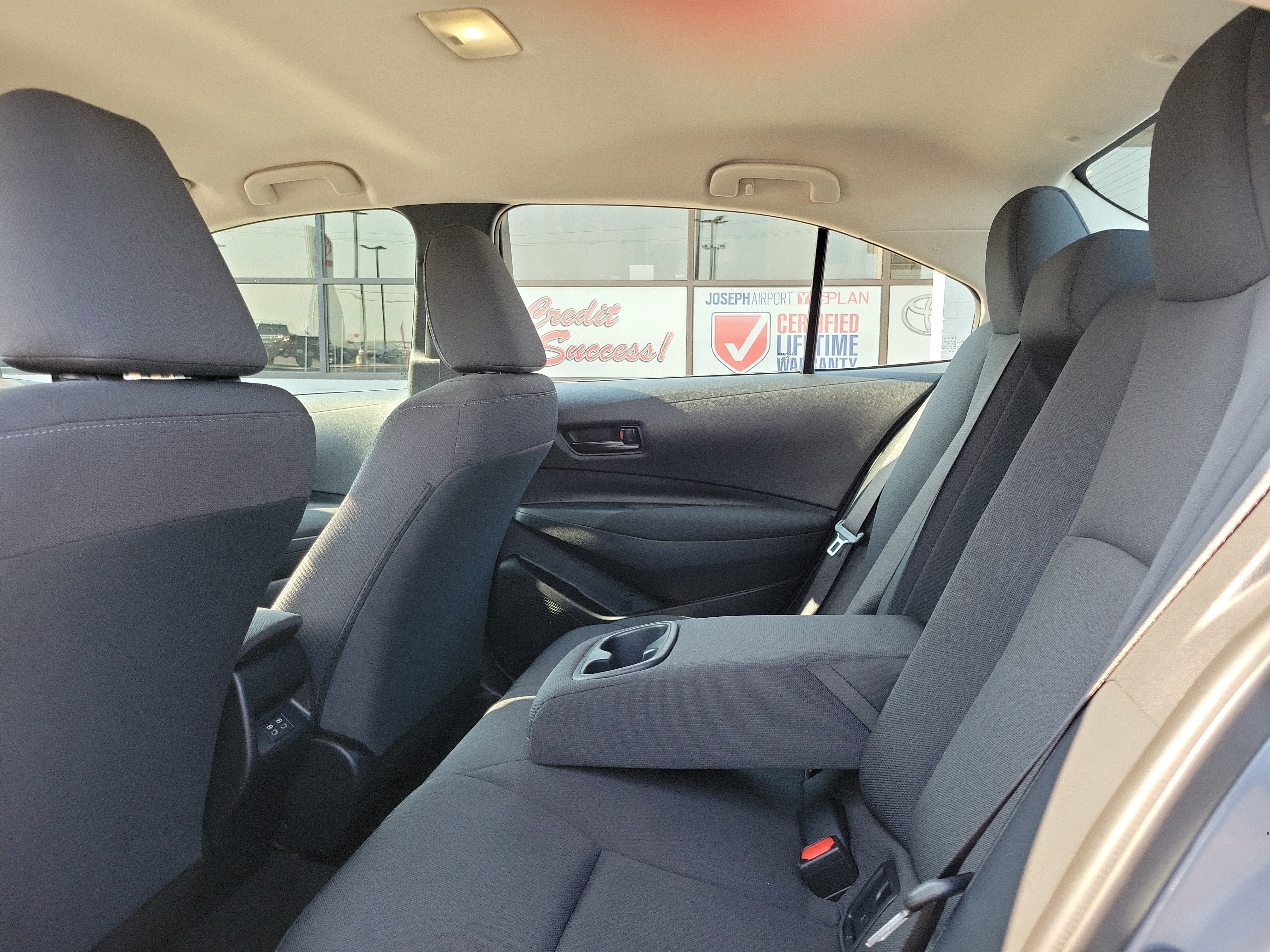 Used 2024 Toyota Corolla LE FWD image 11