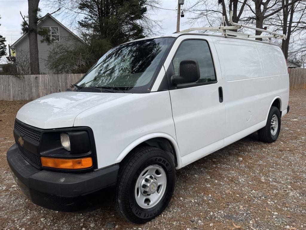 Used 2011 Chevrolet Express 2500 image 1