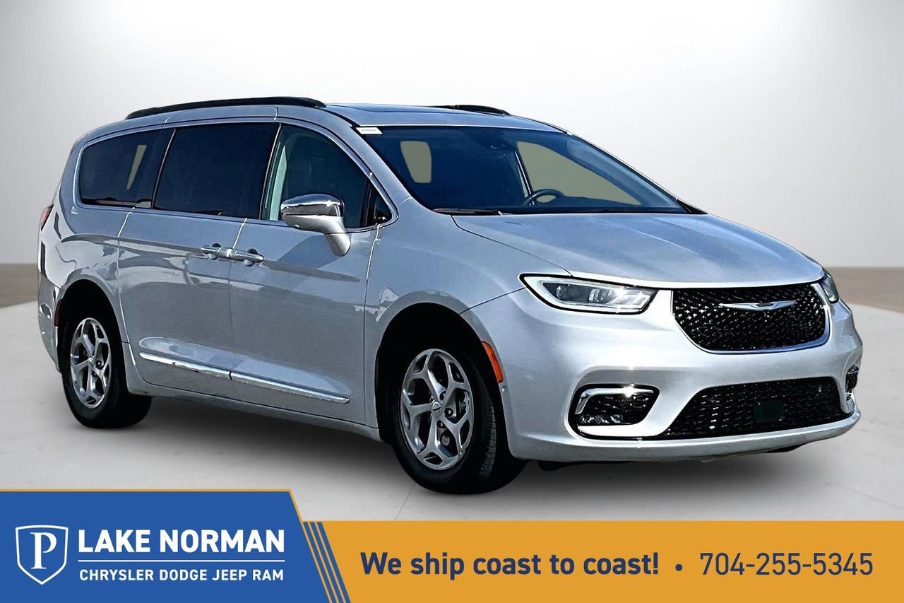 Certified 2022 Chrysler Pacifica Limited image 1