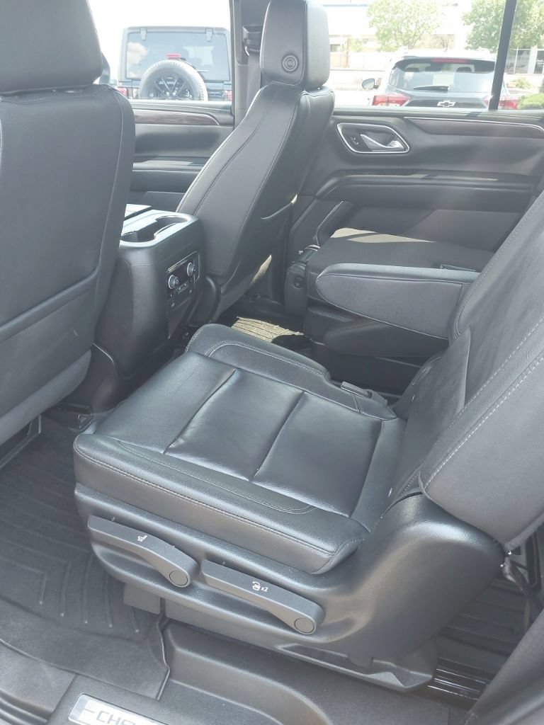 Used 2024 Chevrolet Tahoe Z71 w/ Luxury Package AWD/4WD image 8