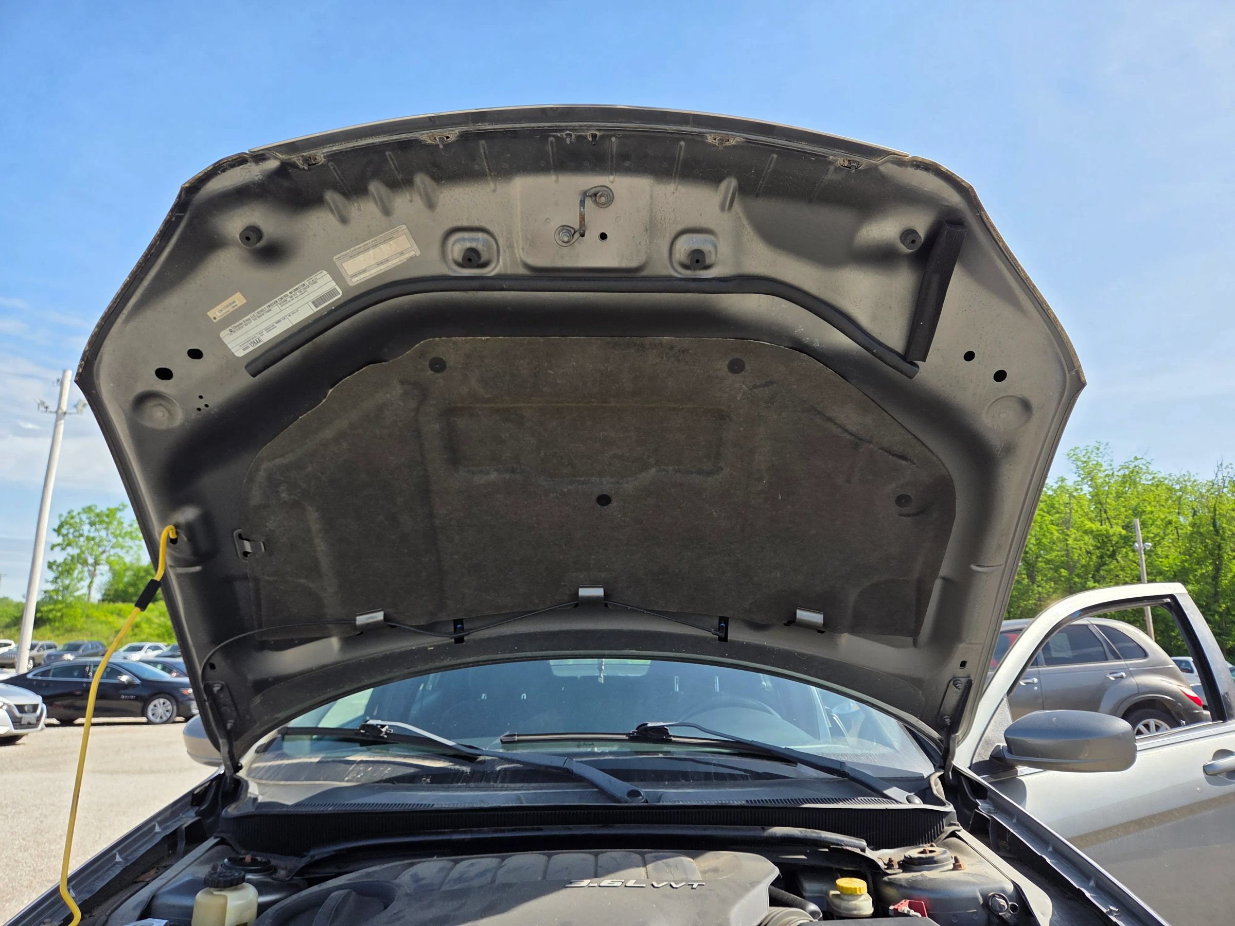 Used 2011 Chrysler 200 Touring FWD image 22