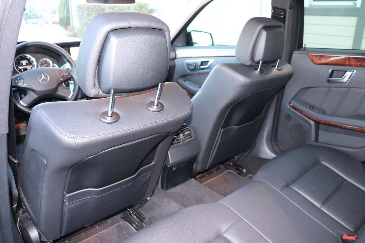 Used 2013 Mercedes-Benz E 350 Sedan image 54