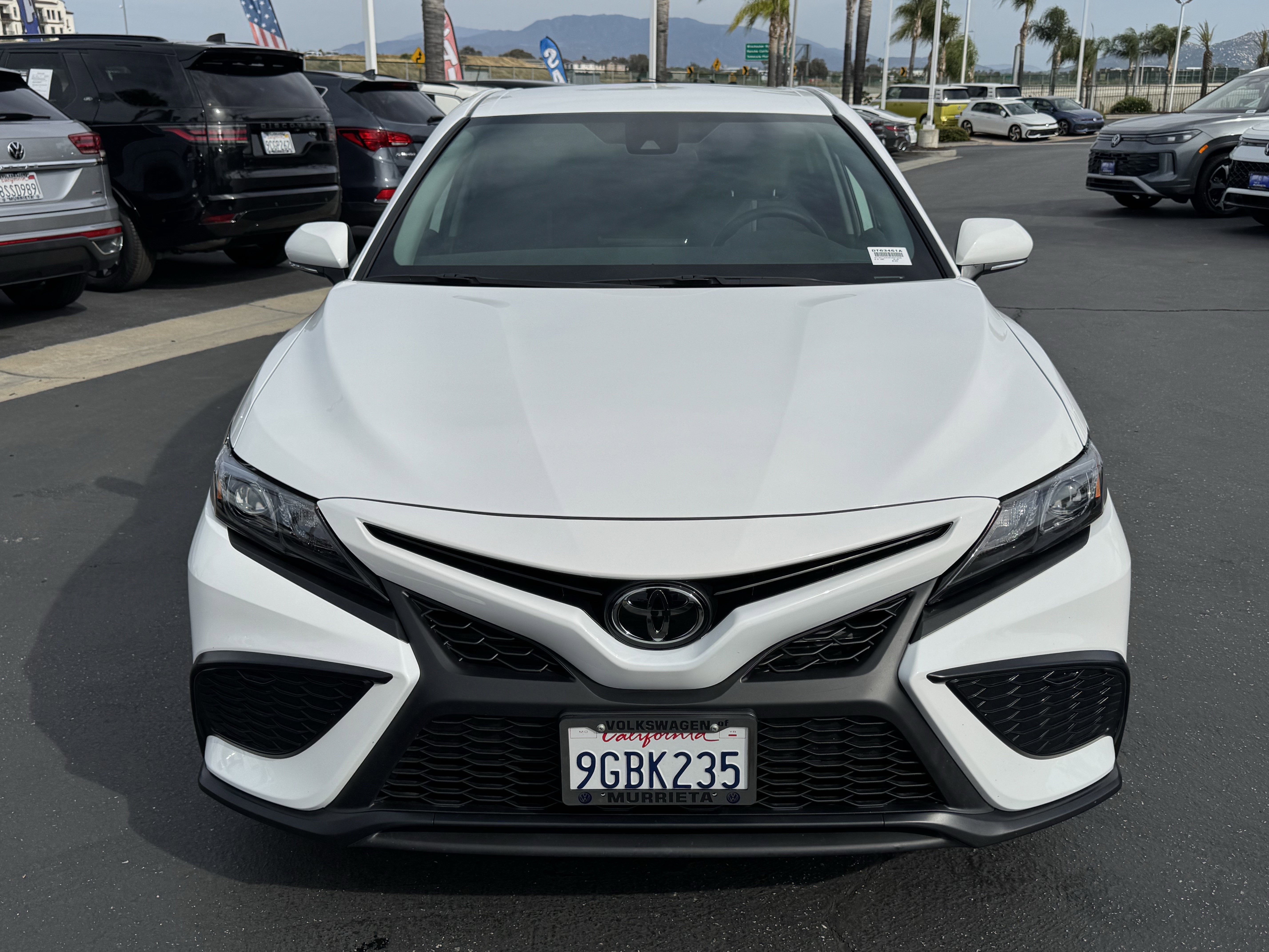 Used 2023 Toyota Camry SE FWD image 3